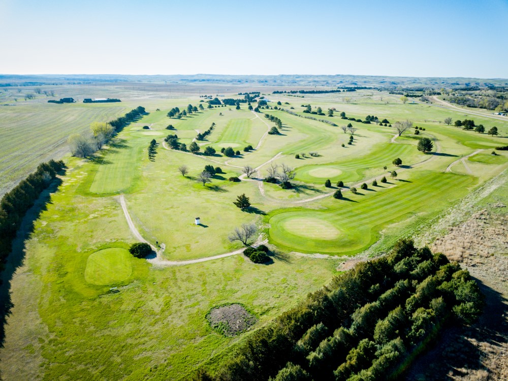Enders Lake Golf Course Enders, NE Public The Course